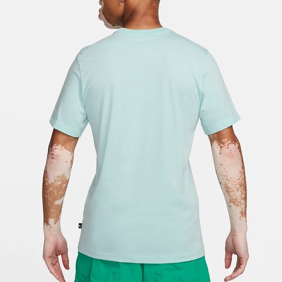 NWT Nike Top size Med - Picture 2 of 6